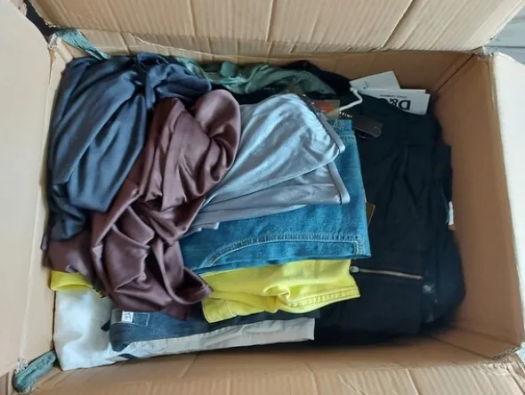 1#7772 Abbigliamento e accessori per uomo e donna