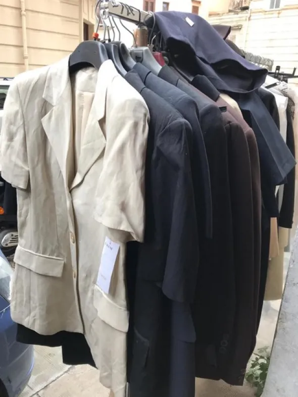 1#4893 Abbigliamento e macchina da cucire Singer