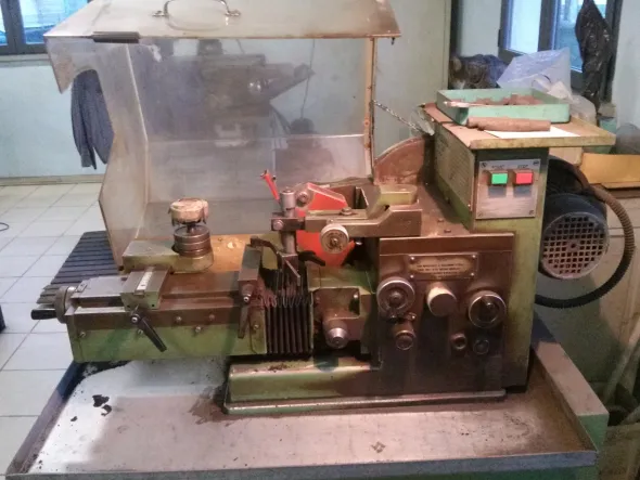 Affilatrice per dischi circolari RIZOMA R500EHD