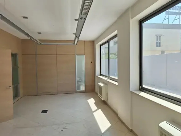#2536307 AFFITTO - Palazzina uffici indipendente ristrutturata con parcheggio