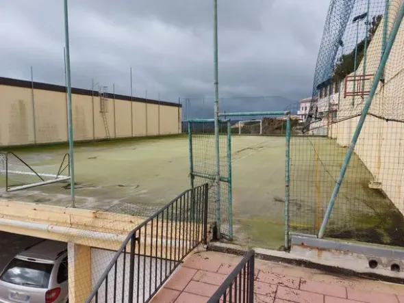 #12269 Albergo con piscina e pertinenze