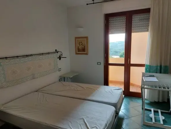 #12269 Albergo con piscina e pertinenze