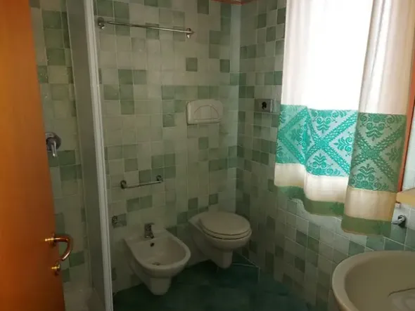 #12269 Albergo con piscina e pertinenze