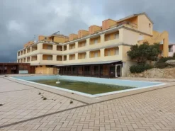 #12269 Albergo con piscina e pertinenze