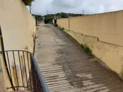 #12269 Albergo con piscina e pertinenze