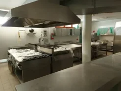#12269 Albergo con piscina e pertinenze