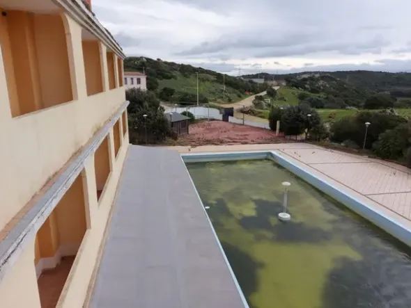 #12269 Albergo con piscina e pertinenze