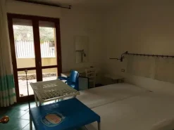 #12269 Albergo con piscina e pertinenze