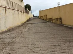#12269 Albergo con piscina e pertinenze