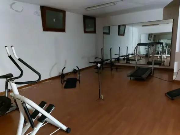 #12269 Albergo con piscina e pertinenze