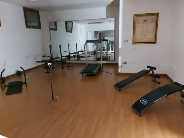 #12269 Albergo con piscina e pertinenze