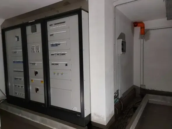 #12269 Albergo con piscina e pertinenze