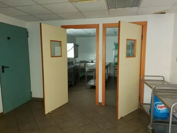 #12269 Albergo con piscina e pertinenze