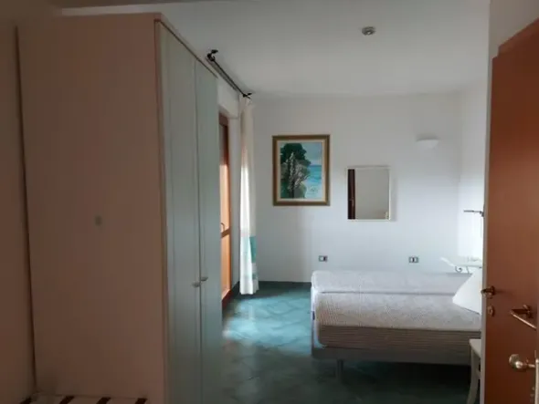 #12269 Albergo con piscina e pertinenze