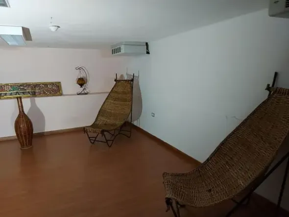 #12269 Albergo con piscina e pertinenze
