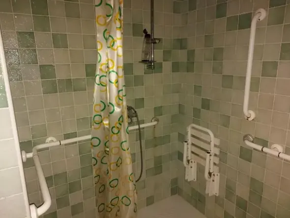 #12269 Albergo con piscina e pertinenze