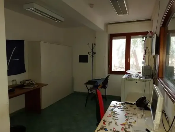 #12269 Albergo con piscina e pertinenze