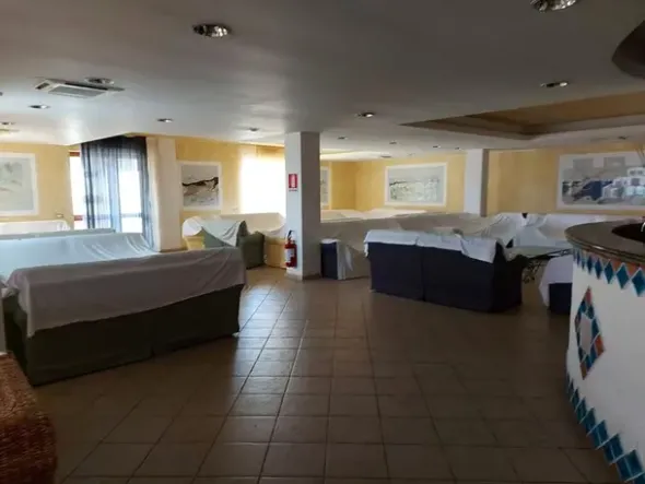 #12269 Albergo con piscina e pertinenze