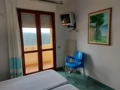 #12269 Albergo con piscina e pertinenze