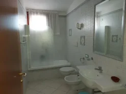 #12269 Albergo con piscina e pertinenze