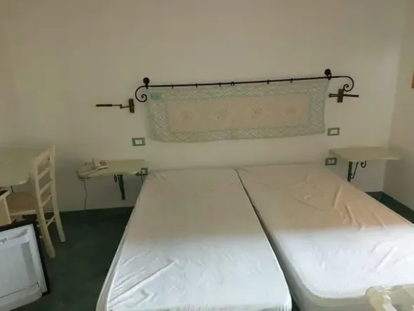 #12269 Albergo con piscina e pertinenze