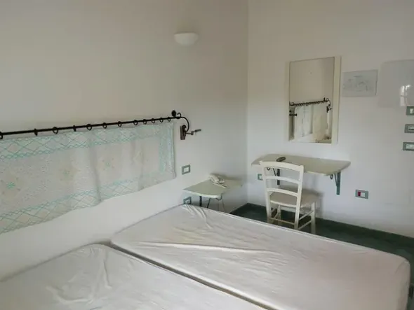 #12269 Albergo con piscina e pertinenze