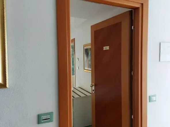 #12269 Albergo con piscina e pertinenze