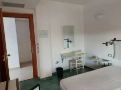 #12269 Albergo con piscina e pertinenze