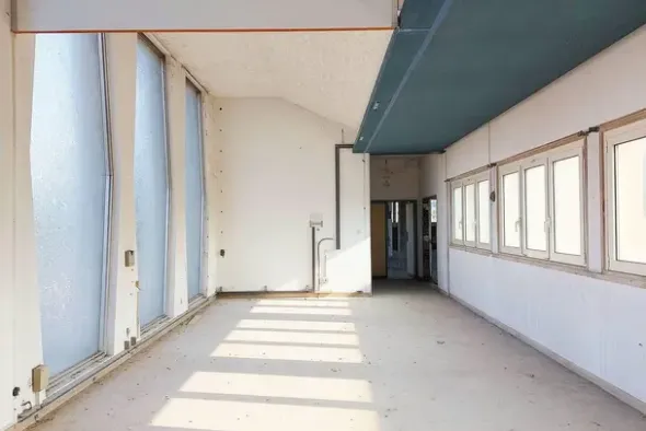 #24081 Ambienti grezzi piano primo destinati ad ufficio