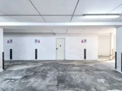 #2536544 Ambulatorio medico con magazzino, posti auto e arredi