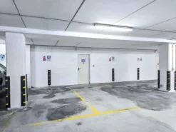 #2536544 Ambulatorio medico con magazzino, posti auto e arredi