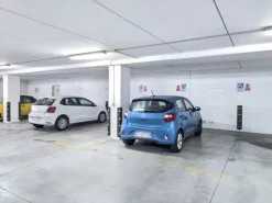 #2536544 Ambulatorio medico con magazzino, posti auto e arredi