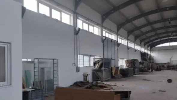 #2537555 Ampio capannone commerciale con abitazione e uffici