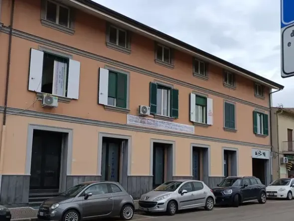 #24012 Ampio locale commerciale ad Alvignano