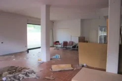 #10919 Ampio locale commerciale con pertinenze
