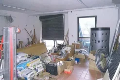#10919 Ampio locale commerciale con pertinenze
