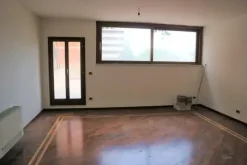#14855 Ampio ufficio con lastrici e quattro garage