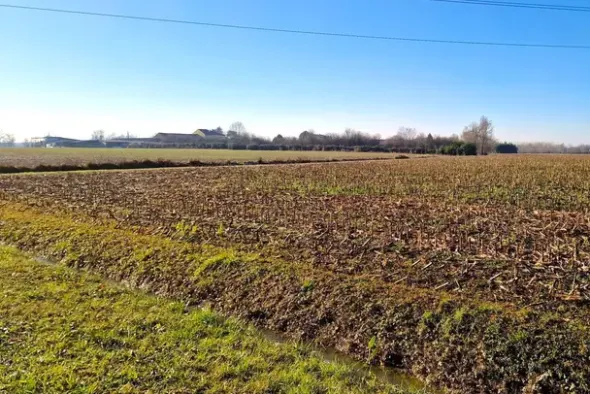 #22807 Appezzamento agricolo vicino alla ferrovia