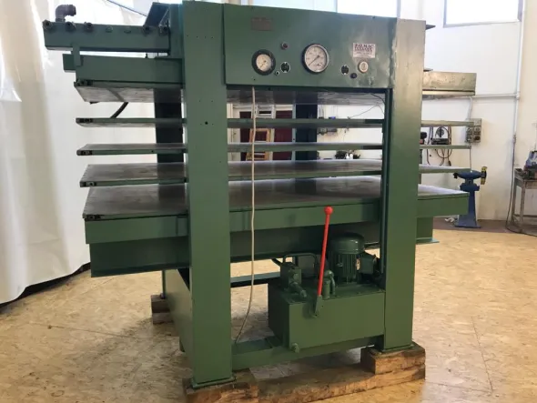 AP941-1278Pressa a piani multipli marca Friz