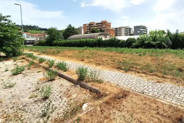 #24075 Area edificabile di 1349 mq in zona residenziale