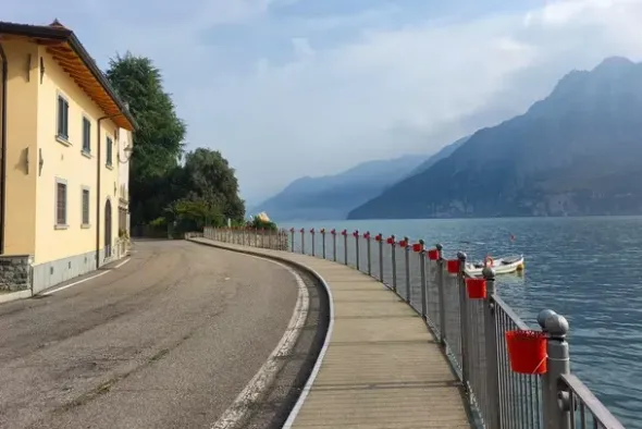 #22023 Area per vialetto su sponde del Lago d’Iseo