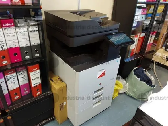 2#8926 Arredamento da uffcio