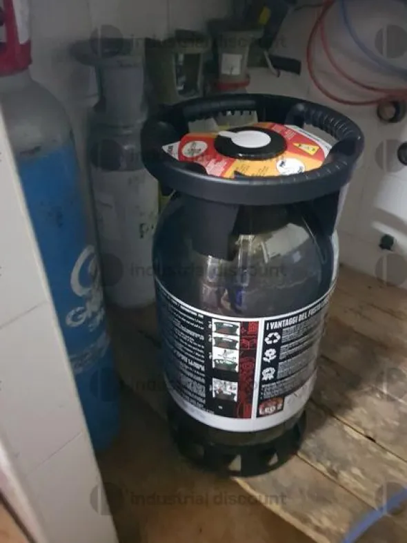 1#10162 Arredamento e attrezzature per ristorazione