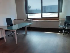 10#77144 Arredamento ed attrezzature per ufficio