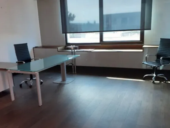 10#77144 Arredamento ed attrezzature per ufficio
