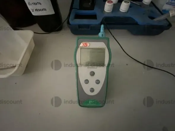 27#9550 Arredamento ed attrezzature da laboratorio