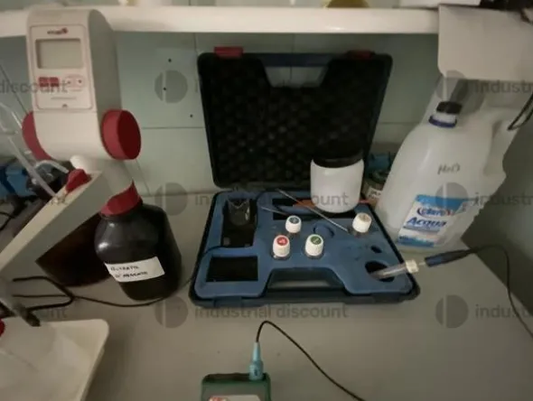 27#9550 Arredamento ed attrezzature da laboratorio