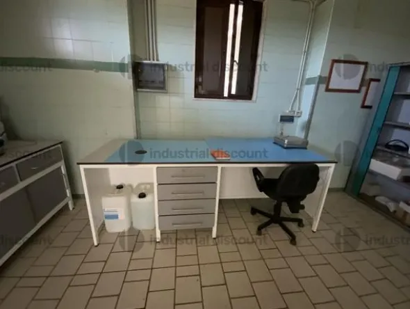 27#9550 Arredamento ed attrezzature da laboratorio