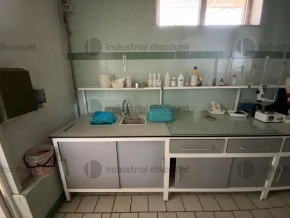 27#9550 Arredamento ed attrezzature da laboratorio