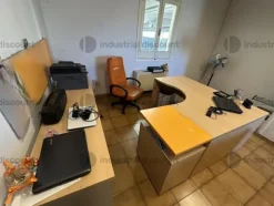 11#9894 Arredamento ed elettronica da ufficio